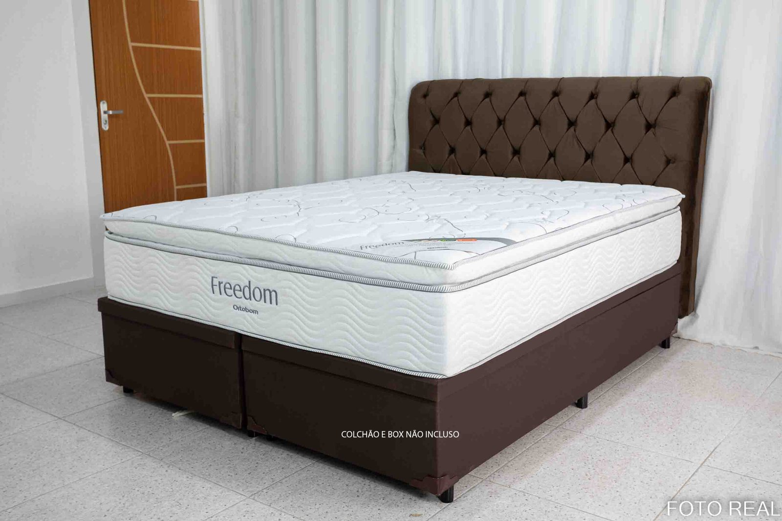 Cabeceira Queen Lavínia Veludo Marrom Larg. 1.60m