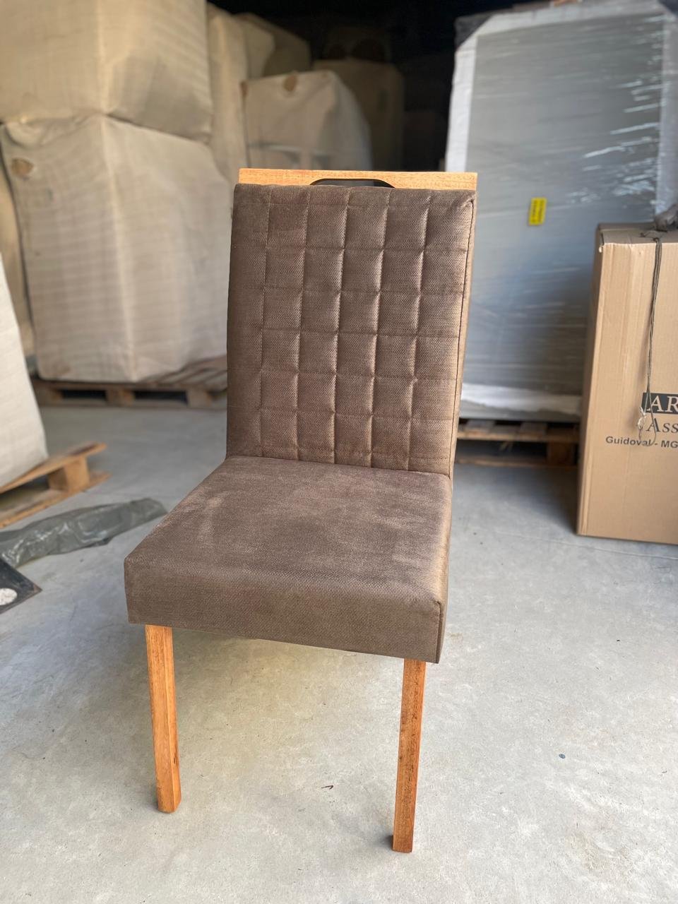 Mesa Pérola 120 Imbuia Mel (Tampo Viena s/vidro) + 4 Cadeiras Pandora 01 Veludo Marrom 134 – CARVALHO DECOR - Imagem 4