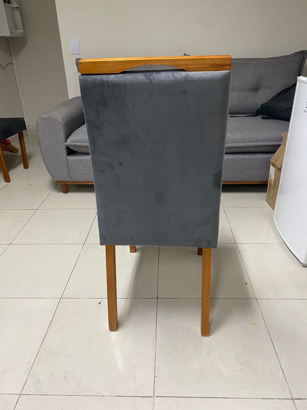 Kit 2 Cadeiras Roma Mel/Veludo Grafite – OURO DECOR - Imagem 4