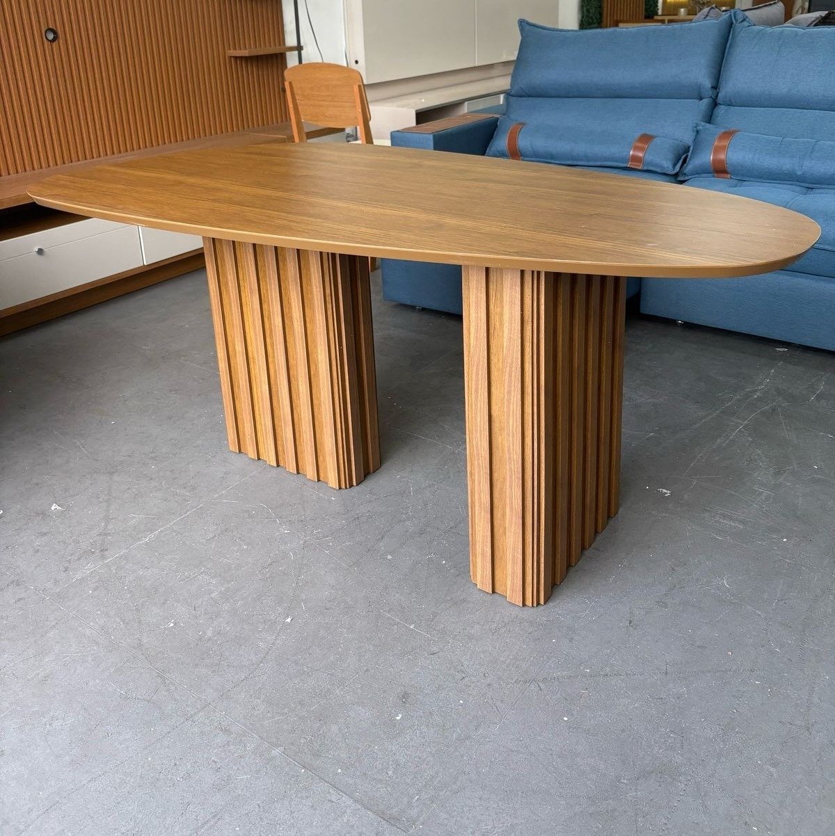 Mesa Isis 180 Freijó com 6 Cadeiras Sophia Linho Bege 200 - LEIFER + WM DECOR - Imagem 3